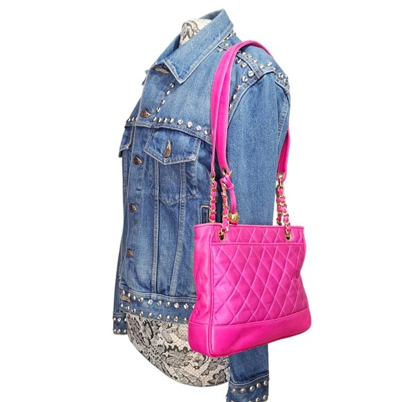 CHANEL Matelasse Shoulder Bag Bright Pink Lambskin CC Leather & Satin Quilted - Picture 13 of 16